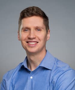 Dentist Alex Evans, DDS headshot